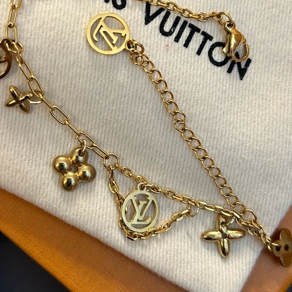 Authentic Louis Vuitton Brassle Blooming M64858 Bracelet. - Picture 10 of 14